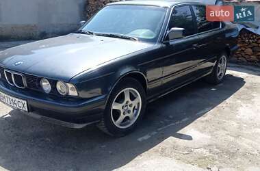 Седан BMW 5 Series 1990 в Сумах
