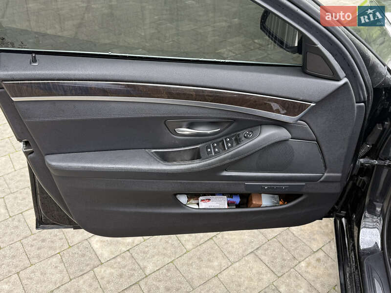 Седан BMW 5 Series 2015 в Новояворівську