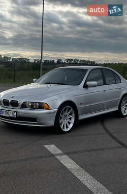 Седан BMW 5 Series 2000 в 