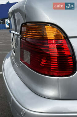 Седан BMW 5 Series 2000 в 