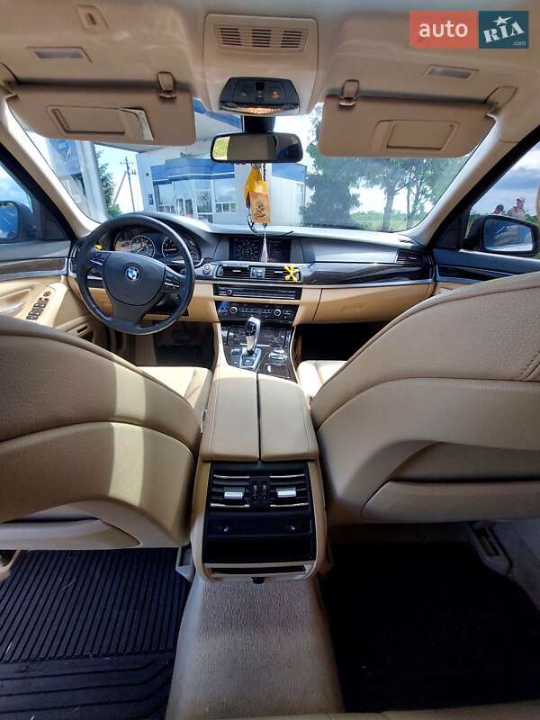 Седан BMW 5 Series 2012 в Ужгороді