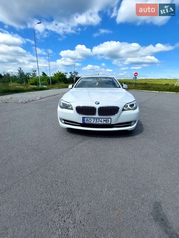 Седан BMW 5 Series 2012 в Ужгороді