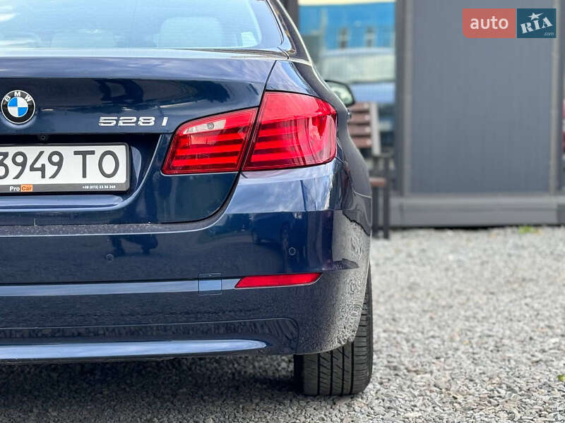Седан BMW 5 Series 2013 в Львове