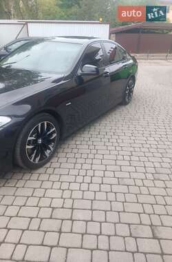Седан BMW 5 Series 2012 в 