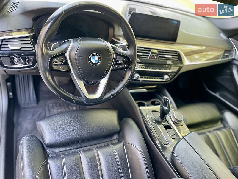 Седан BMW 5 Series 2020 в Львові
