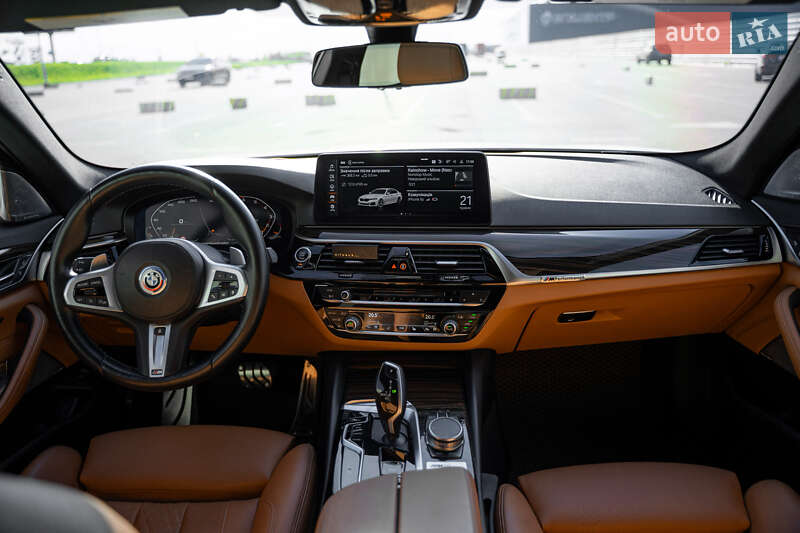 Седан BMW 5 Series 2021 в Львове