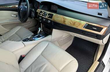 Седан BMW 5 Series 2009 в 