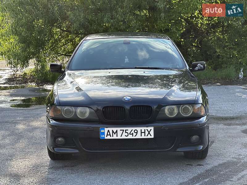 Седан BMW 5 Series 2002 в 