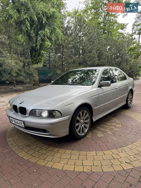 Седан BMW 5 Series 2001 в 