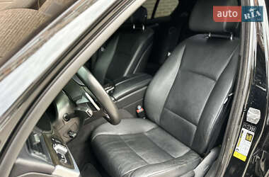 Седан BMW 5 Series 2012 в 