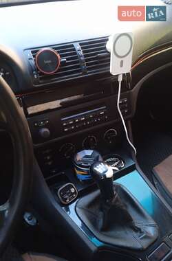 Седан BMW 5 Series 2000 в 