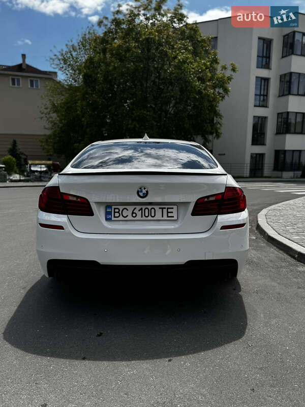 Седан BMW 5 Series 2015 в Львові
