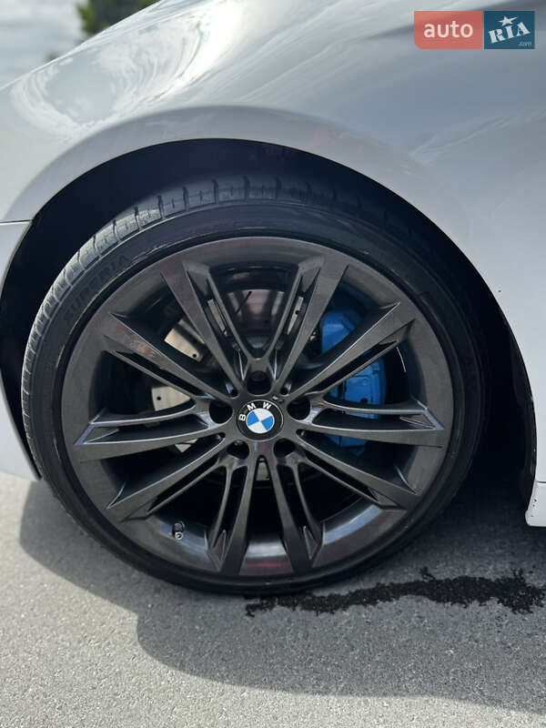 Седан BMW 5 Series 2015 в Львові