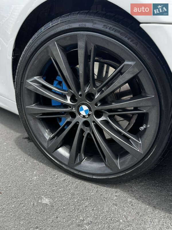 Седан BMW 5 Series 2015 в Львові