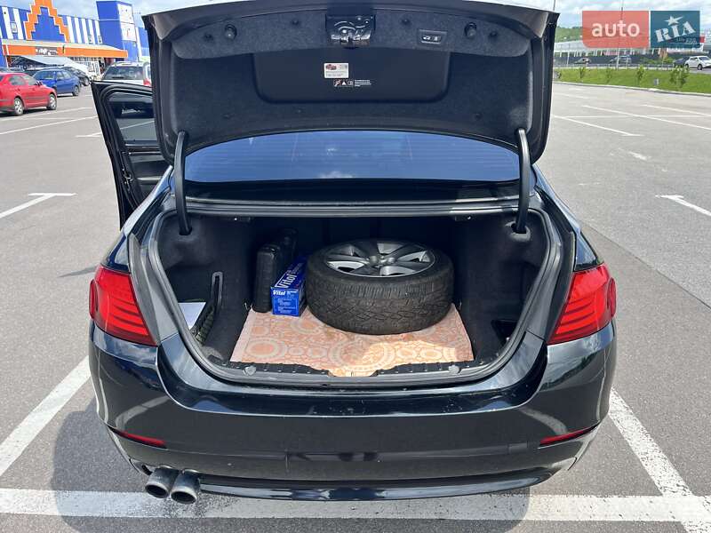 Седан BMW 5 Series 2013 в Мукачево