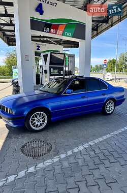Седан BMW 5 Series 1990 в Киеве