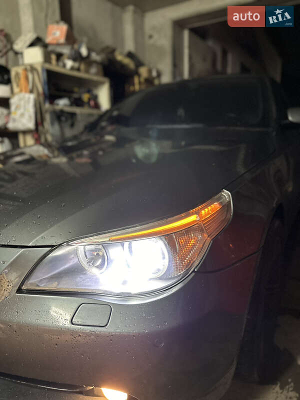 Седан BMW 5 Series 2004 в Іршаві