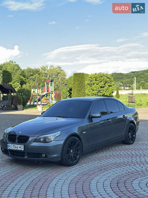 Седан BMW 5 Series 2004 в Іршаві