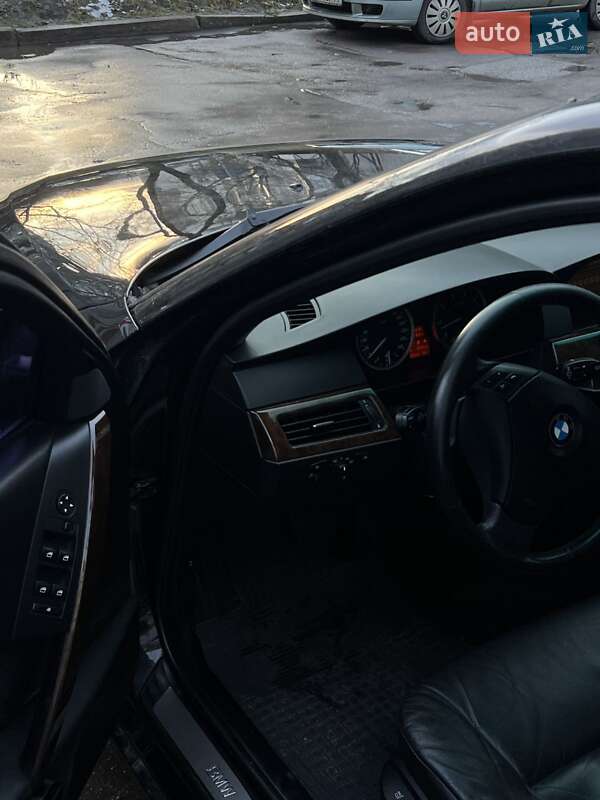 Седан BMW 5 Series 2005 в Львові