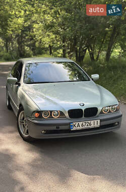 Седан BMW 5 Series 2000 в Киеве