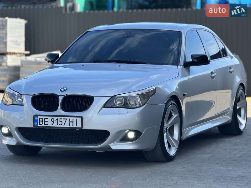 Седан BMW 5 Series 2004 в Жашківу