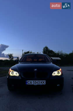 Седан BMW 5 Series 2004 в Корнині