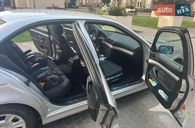Седан BMW 5 Series 2000 в 