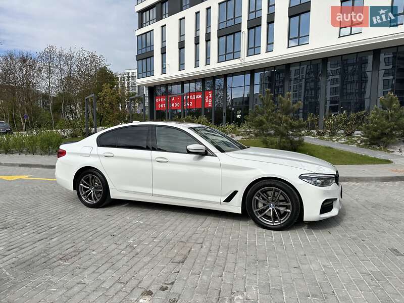 Седан BMW 5 Series 2019 в Львове