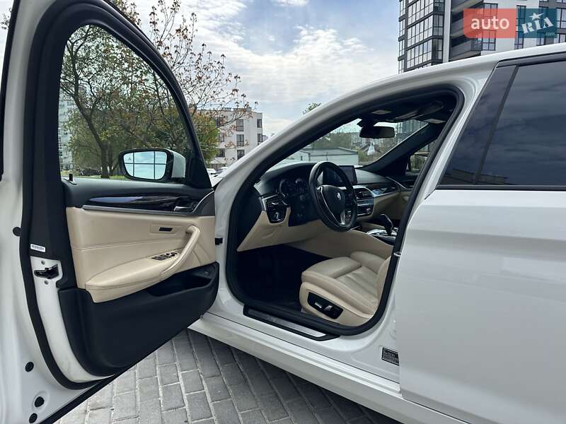 Седан BMW 5 Series 2019 в Львове