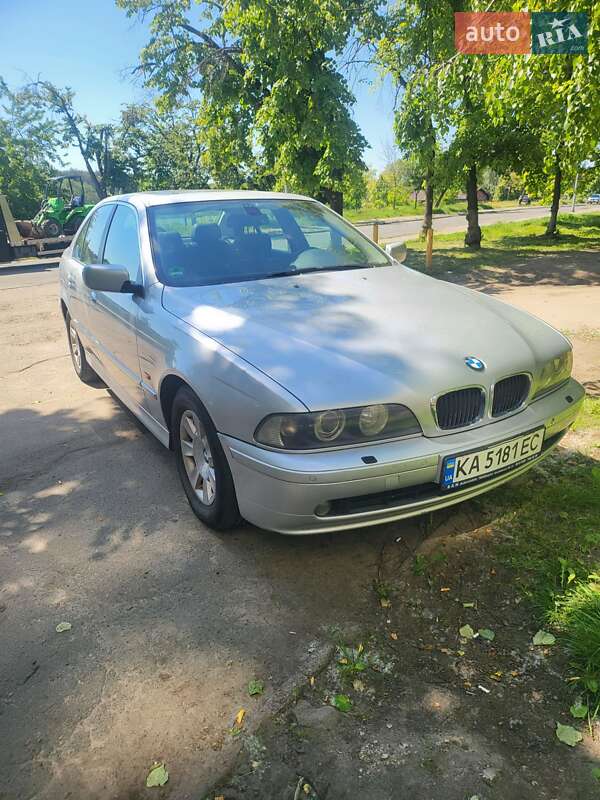 Седан BMW 5 Series 2001 в Буче