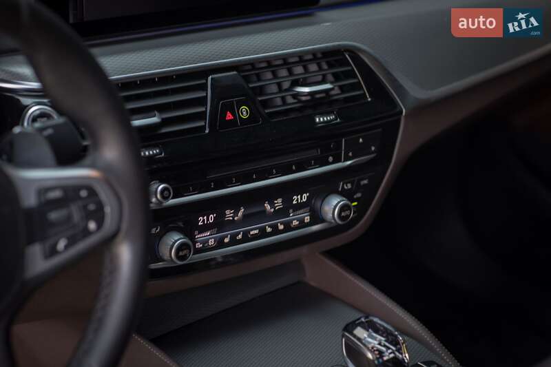 Седан BMW 5 Series 2018 в Киеве