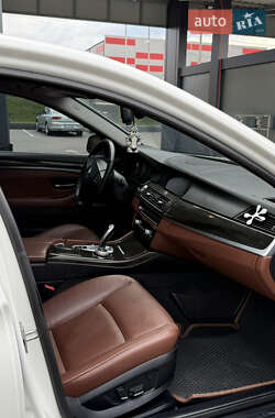 Седан BMW 5 Series 2012 в 