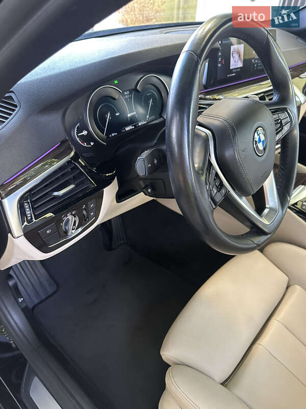 Седан BMW 5 Series 2018 в Львове