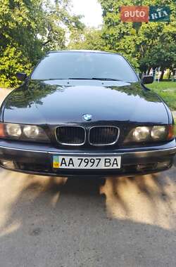 Седан BMW 5 Series 2000 в Ровно