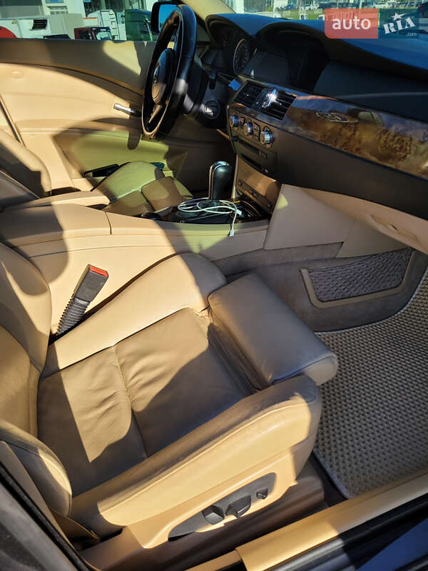 Седан BMW 5 Series 2006 в Львове