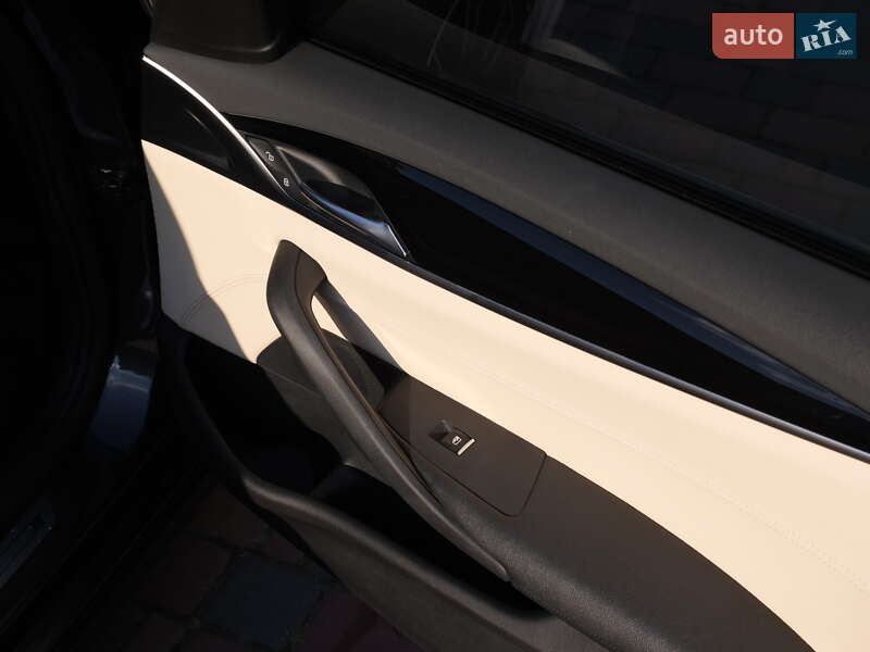 Седан BMW 5 Series 2018 в Луцке