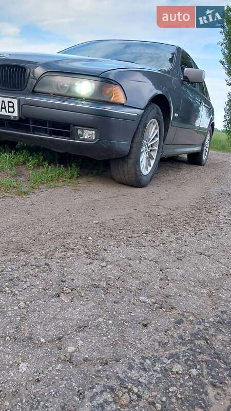 Седан BMW 5 Series 1996 в Барышевке