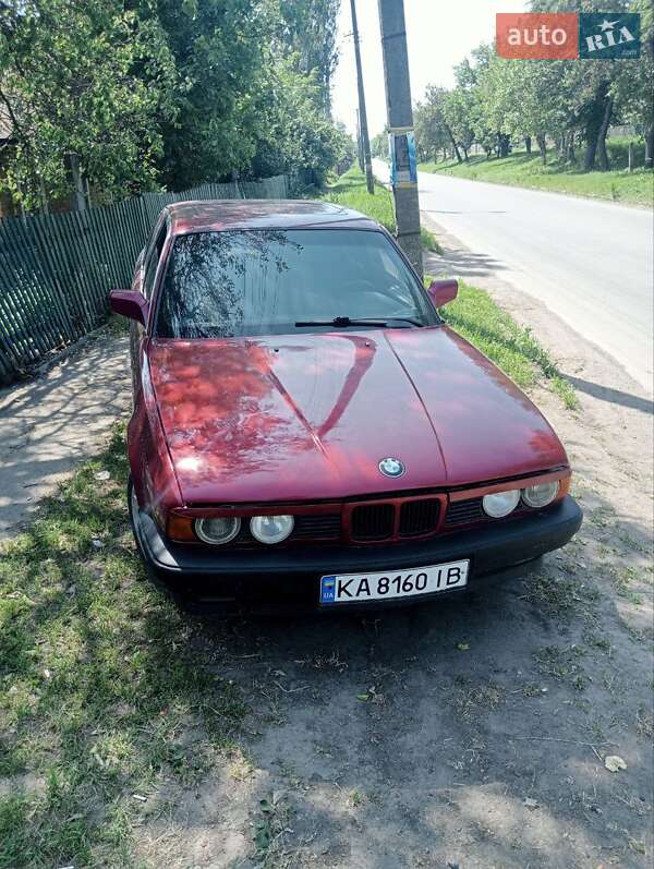 Седан BMW 5 Series 1990 в Шполе