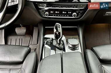 Седан BMW 5 Series 2019 в 