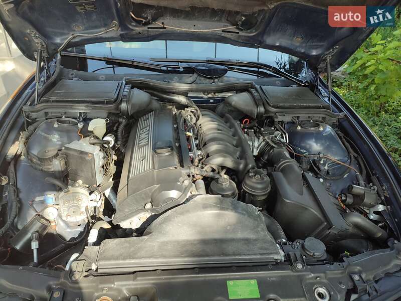 Седан BMW 5 Series 1998 в Новомосковську