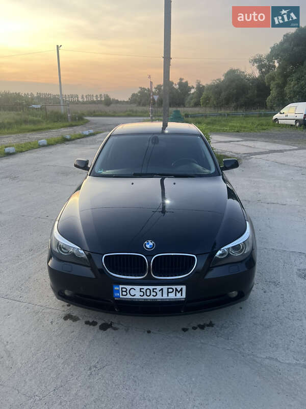 Седан BMW 5 Series 2004 в Жидачове