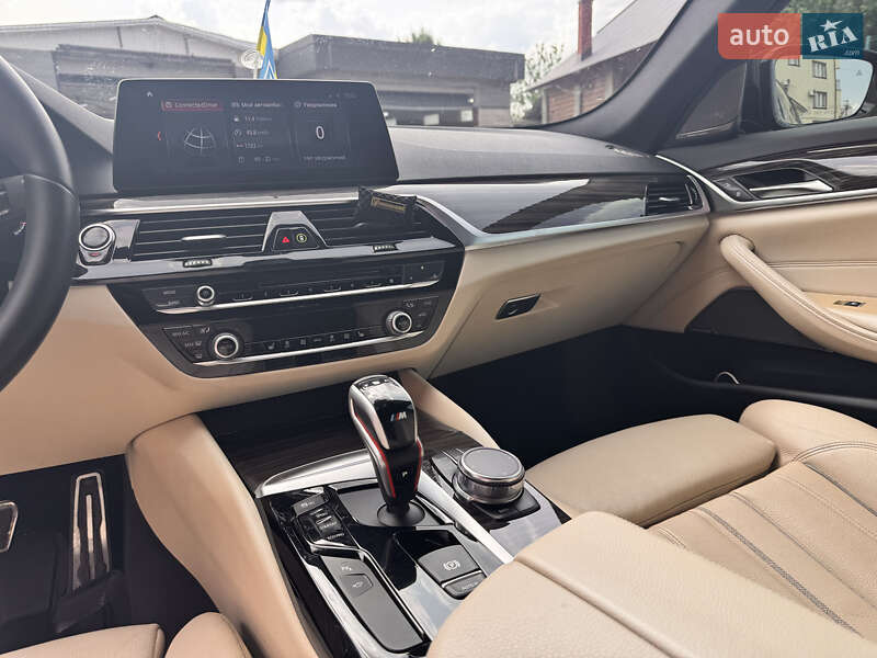 Седан BMW 5 Series 2017 в Ужгороде