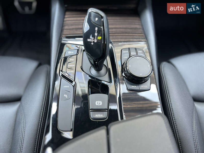 Седан BMW 5 Series 2018 в Дніпрі
