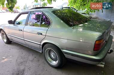 Седан BMW 5 Series 1988 в Миколаєві