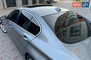 Седан BMW 5 Series 2012 в 