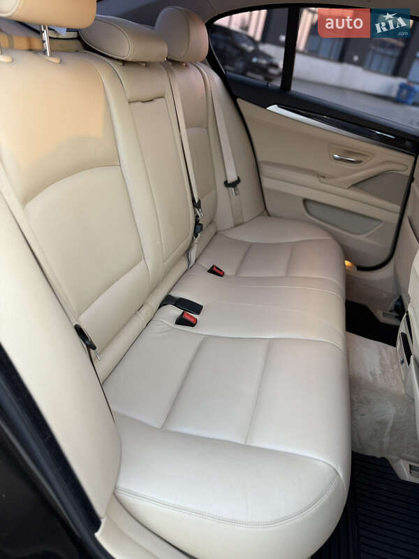 Седан BMW 5 Series 2015 в Тернополе