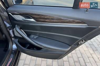 Седан BMW 5 Series 2017 в 
