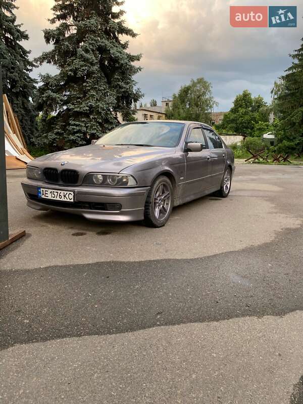 Седан BMW 5 Series 1998 в 