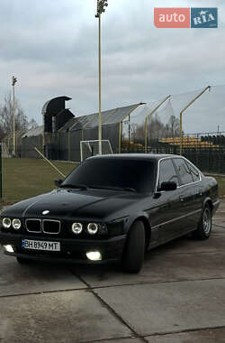 Седан BMW 5 Series 1993 в Сумах