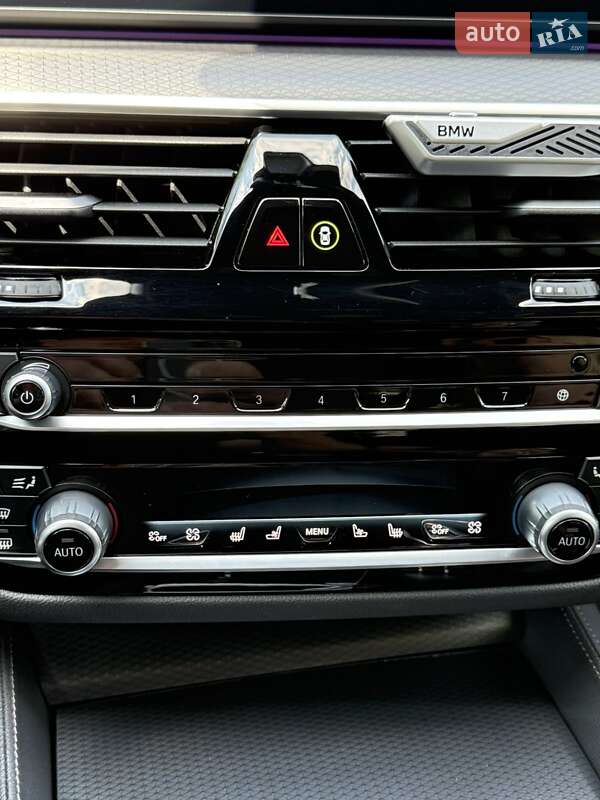 Седан BMW 5 Series 2023 в Новояворівську